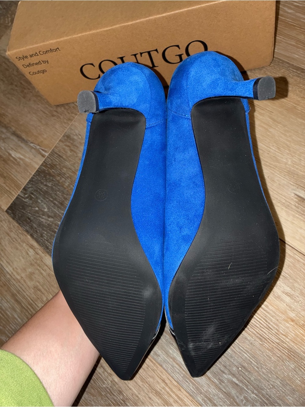Coutgo Blue and Black Pointed Toe Heels - Picture 3 of 3